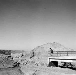 Aanleg bruggen, mannen, Bestanddeelnr 250-8603