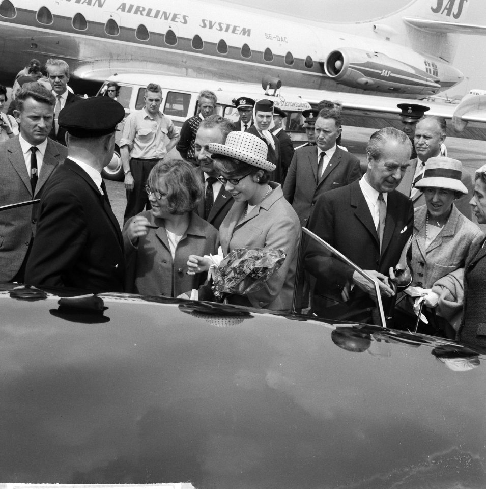 Aankomst Zweedse Prinses Christina op Schiphol, Prinses Christina op vliegtuigtr, Bestanddeelnr 916-5404