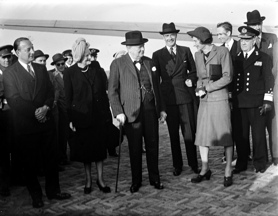 Aankomst Winston Churchill op vliegveld Valkenburg, Bestanddeelnr 902-7324