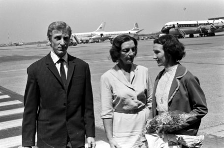 Aankomst Violetta Bovt en Arkady Nikolaev (Russische dansers) op Schiphol, Zij w, Bestanddeelnr 917-8873