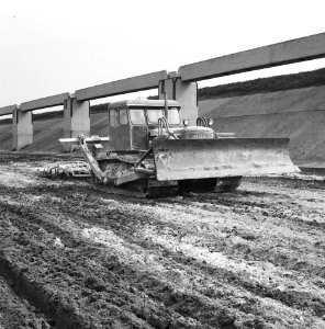 Aanleg en verbeteren van wegen, dijken en spaarbekken, lossgronden, stabiliseren, Bestanddeelnr 161-1277