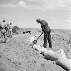 Aanleg en verbeteren van wegen, dijken en spaarbekken, cementstabilisatie, Bestanddeelnr 161-0367