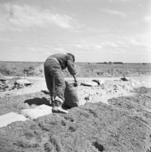 Aanleg en verbeteren van wegen, dijken en spaarbekken, cementstabilisatie, cemen, Bestanddeelnr 161-0399