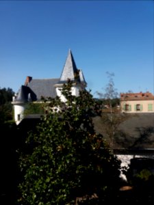 Amplepuis - Place Vietty - Sud de la grande maison vue depuis le musée Barthélemy Thimonnier
