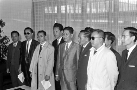 Aankomst Zuid-Vietnamese parlementaire delegatie op Schip Nguyen Ba Can , leider, Bestanddeelnr 921-5059