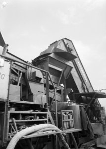 Aanleg en verbeteren van wegen, dijken en spaarbekken, grondcementstabilisatie, , Bestanddeelnr 161-0341