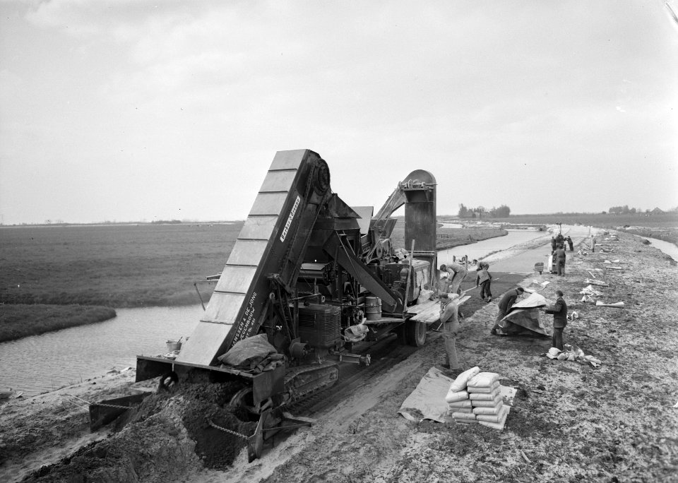 Aanleg en verbeteren van wegen, dijken en spaarbekken, grondcementstabilisatie, , Bestanddeelnr 161-0355