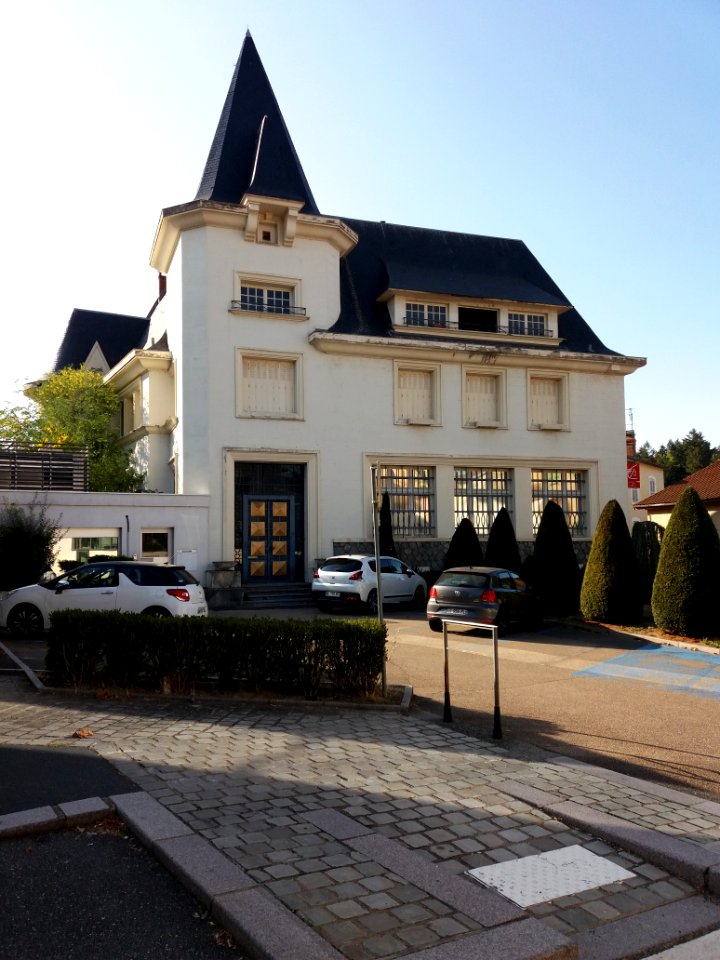 Amplepuis - Place Vietty - Grande maison