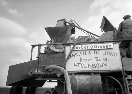 Aanleg en verbeteren van wegen, dijken en spaarbekken, grondcementstabilisatie, , Bestanddeelnr 161-0349