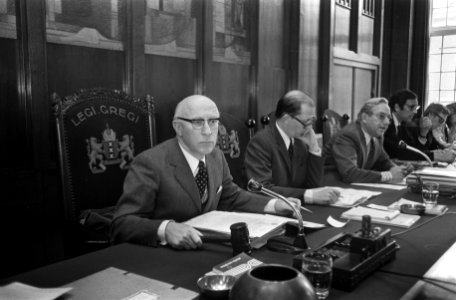 Amsterdamse gemeenteraad nr. 6 D66 fractie, burgemeester Samkalden, gemeentesec, Bestanddeelnr 927-0601