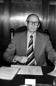 Amsterdamse gemeenteraad vergadert met nieuw college van B&W wethouder AA Ve…, Bestanddeelnr 927-4453