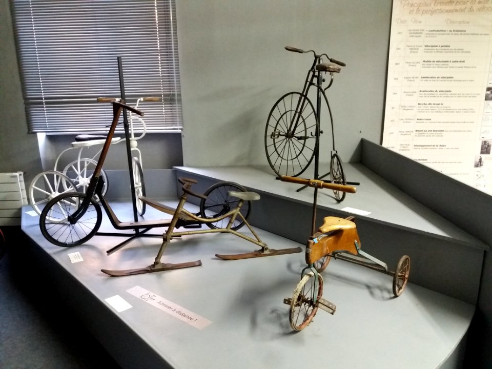 Amplepuis - Musée Barthélemy Thimonnier - Véhicules pour enfants