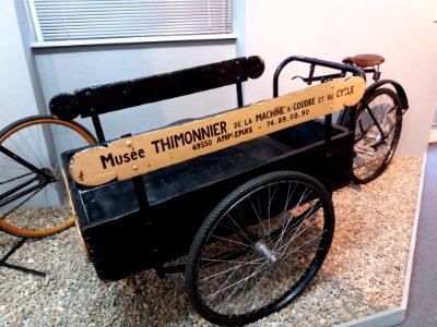 Amplepuis - Musée Barthélemy Thimonnier - Salle des cycles - Triporteur musée Thimonnier