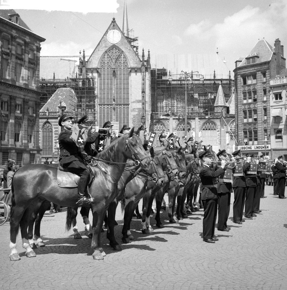 Amsterdams Politiekorps op de Dam onder leiding van Pinks, Bestanddeelnr 912-6190
