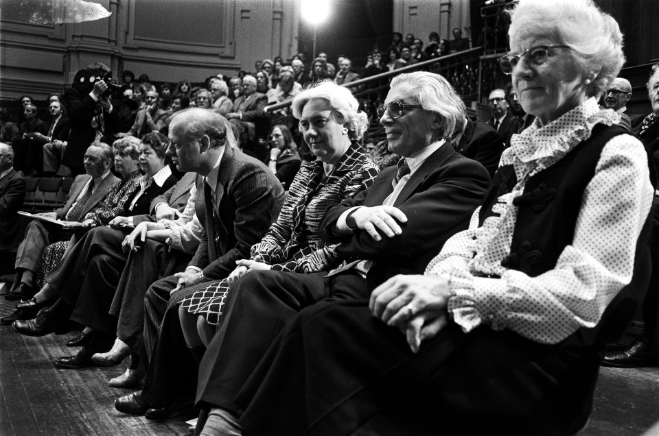Amsterdams Concertgebouw bestaat 90 jaar bijeenkomst in Concertgebouw, Bestanddeelnr 929-6666