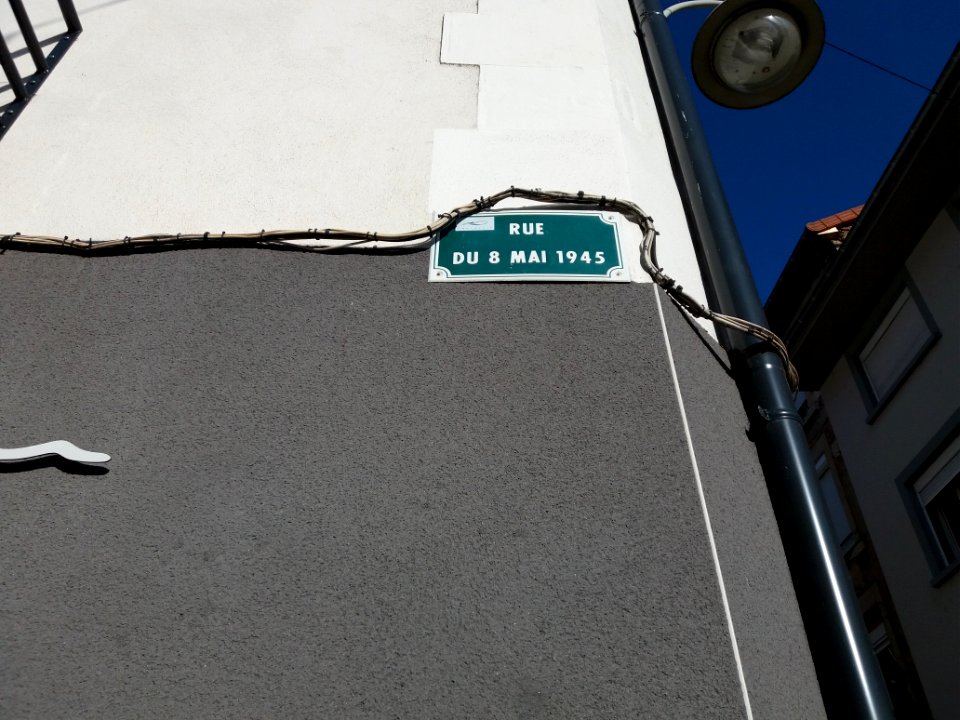 Amplepuis - Rue du 8 Mai 1945 - Plaque