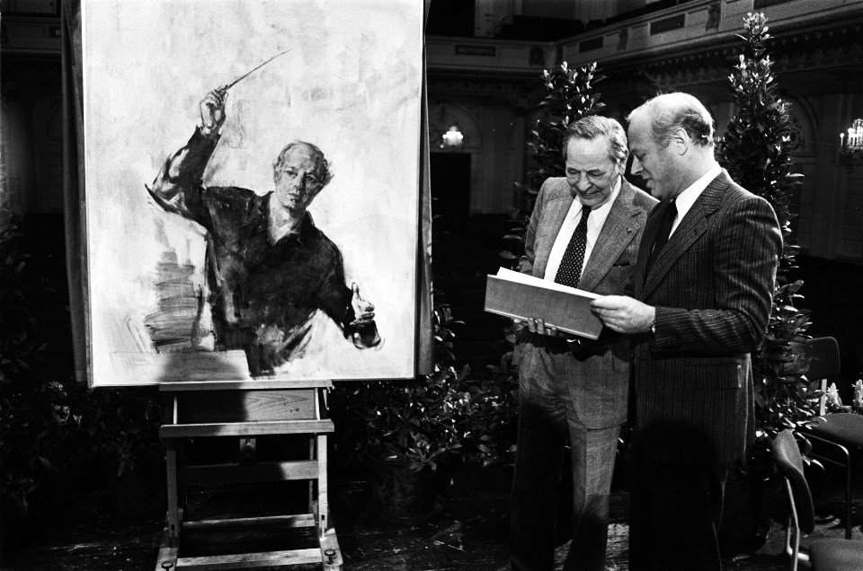 Amsterdams Concertgebouw bestaat 90 jaar Bernard Haitink (r) en schilder Schrod, Bestanddeelnr 929-6663