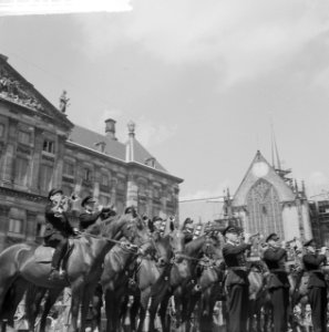 Amsterdams Politiekorps op de Dam onder leiding van Pinks, Bestanddeelnr 912-6193