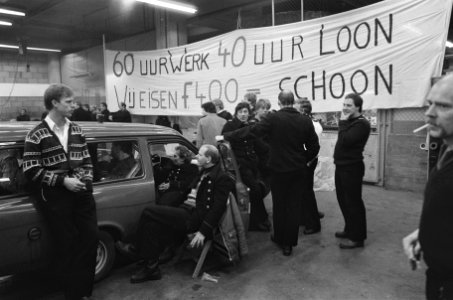 Amsterdamse brandweer houdt actie voor meer loon Kazerne De Eenhoorn bezet, Bestanddeelnr 933-4699