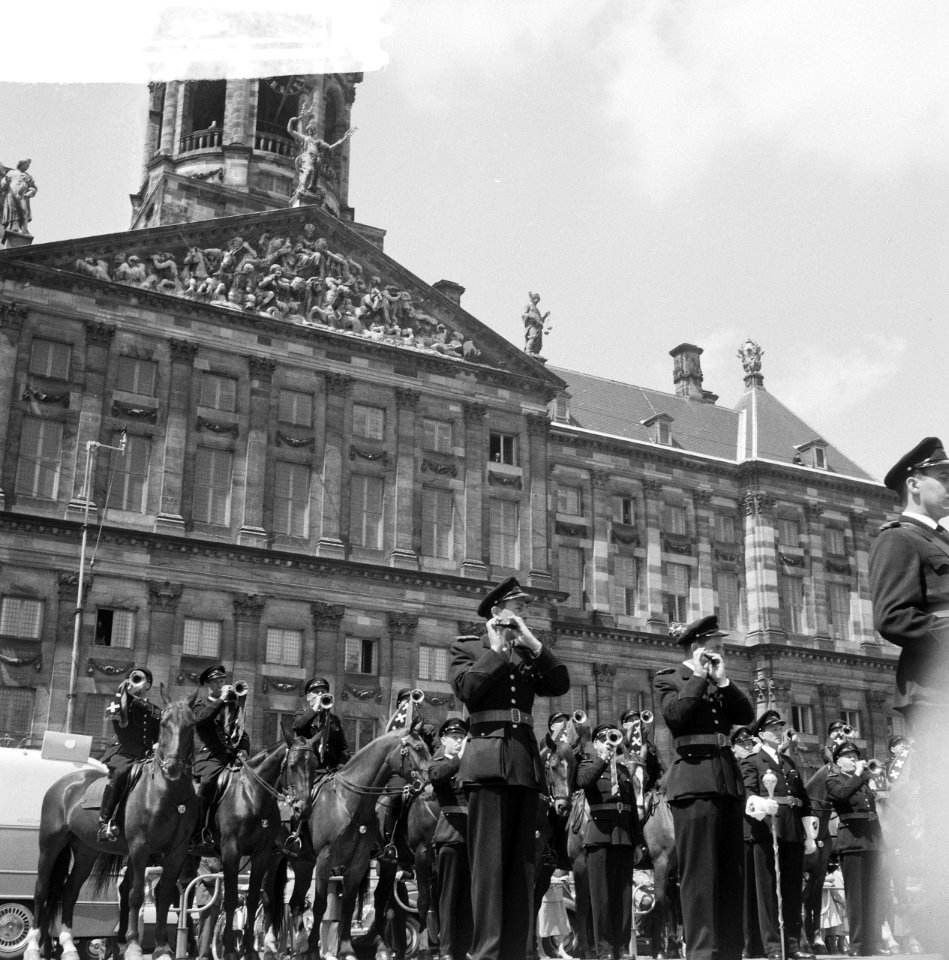 Amsterdams Politiekorps op de Dam onder leiding van Pinks, Bestanddeelnr 912-6192