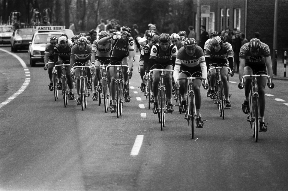 Amstel Goldrace (wielrennen) renners onderweg, Bestanddeelnr 928-4882