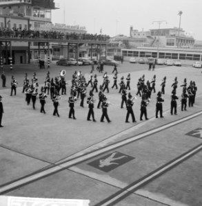 Amsterdamse delegatie terug uit Amerika, de Amsterdamse politiekapel was aanwezi, Bestanddeelnr 916-3542