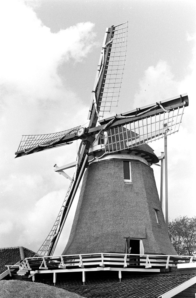 Amsterdam-Noord. Wethouder Volkshuisvesting mr. Elsenbur hield conferentie. De g, Bestanddeelnr 920-8136