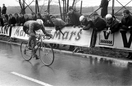 Amstel Gold Race 1969, Nederlandse wielerklassieker voor profs vlak voor de fini, Bestanddeelnr 922-3159