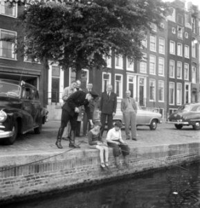 Amsterdamse jongens die niet op de opening van het visseizoen 1 juni as kunnen w, Bestanddeelnr 909-5822