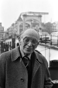Amsterdamse oud-toneelspeler, cabaretier en regisseur Sylvain Poons wordt 21-02 , Bestanddeelnr 931-3243