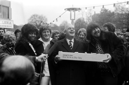 Amsterdamse Lido op Leidseplein heropend Wim Wagenaar en vrouw (l), de heer Gee, Bestanddeelnr 927-6857