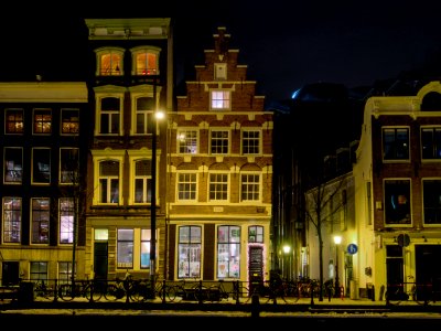 Amstel 180-182 by night