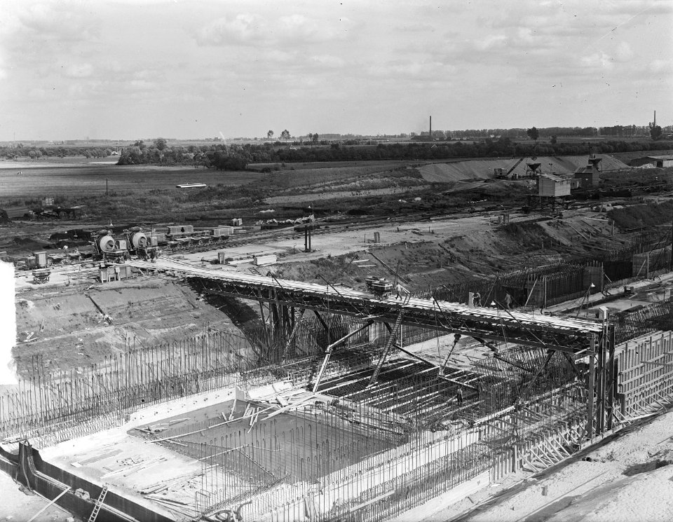Amsterdam-Rijnkanaal sluisbouw Tiel, Bestanddeelnr 903-5321