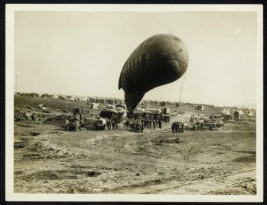 An observation balloon going up, Bestanddeelnr 158-0960