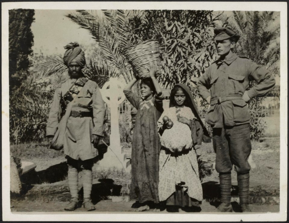 An interesting study of East and West., Bestanddeelnr 158-1919
