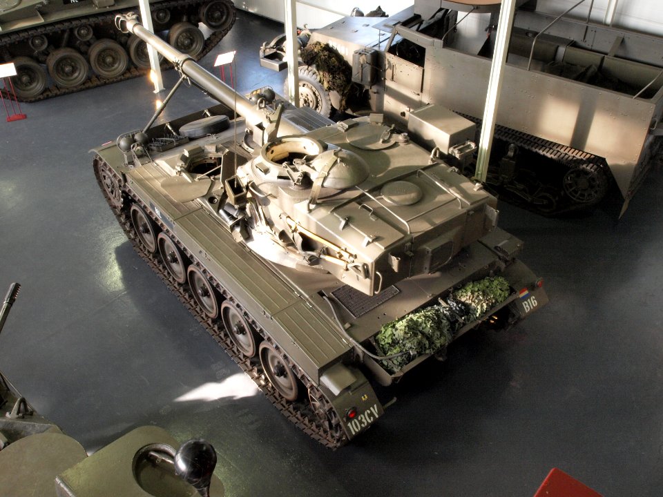 AMX-13 Lt tank 2D 105 mm pic07