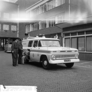 Amsterdamse politie nieuwe ongevallenwagen gedemonstreerd een nieuwe Chevrolet, Bestanddeelnr 916-5693