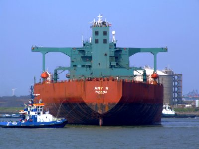 AMY N IMO 9149809 Callsign H9MR towed out of the Mississippi harbour, Holland 03-Jun-2007 photo-7