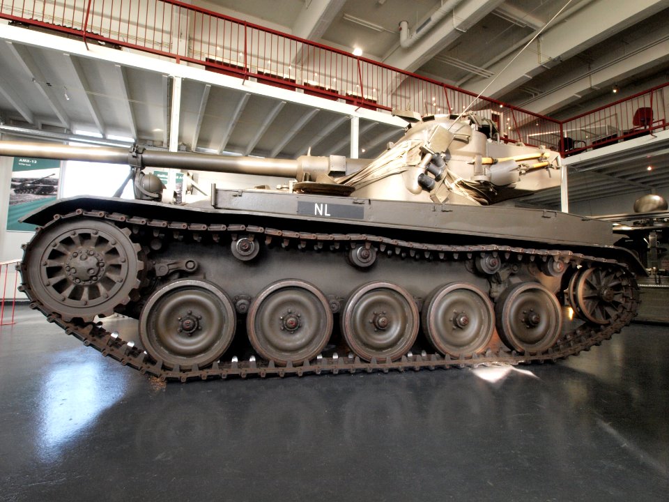 AMX-13 Lt tank 2D 105 mm pic01