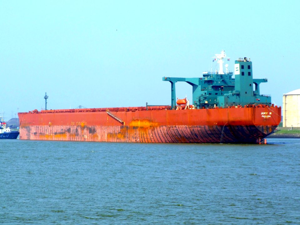 AMY N IMO 9149809 Callsign H9MR towed out of the Mississippi harbour, Holland 03-Jun-2007 photo-3