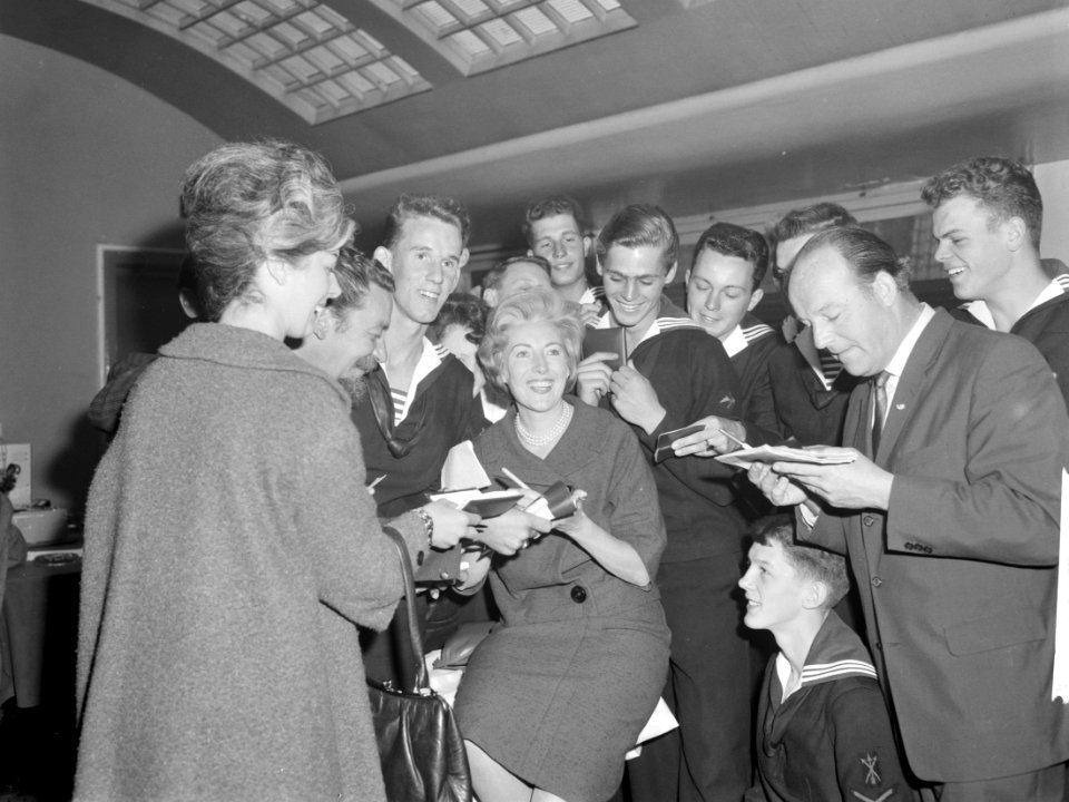 Amusementsprogramma voor Militairen in Nieuw-Guinea, opgenomen in het Minerva pa, Bestanddeelnr 914-0802