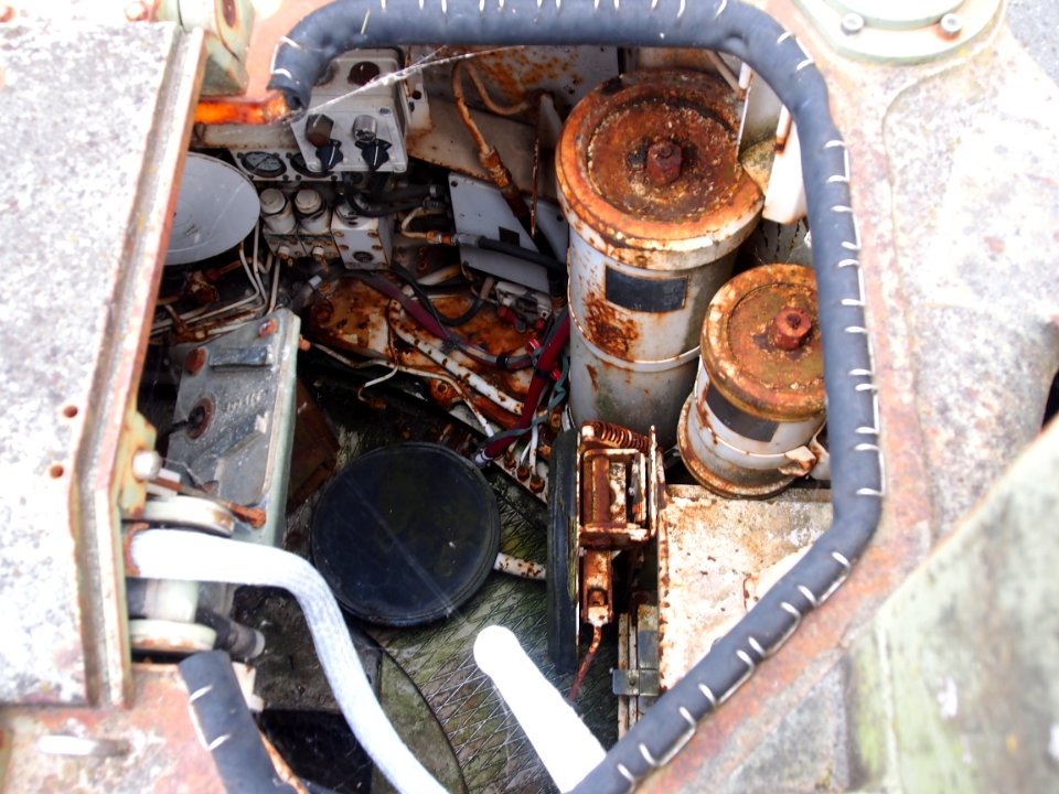 AMX-13 DCA bi-tube, inside, Musée des Blindés, France, pic-09