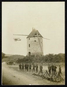 An aeroplane on reconnaissance, Bestanddeelnr 158-0891