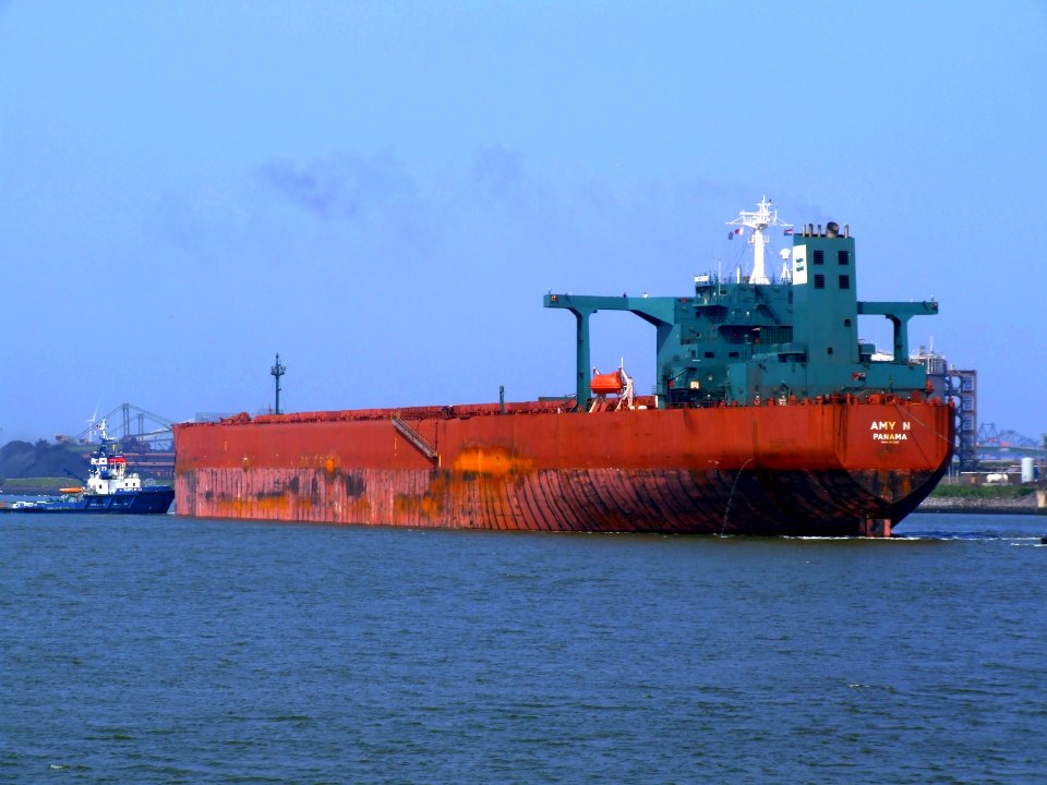 AMY N IMO 9149809 Callsign H9MR towed out of the Mississippi harbour, Holland 03-Jun-2007 photo-5