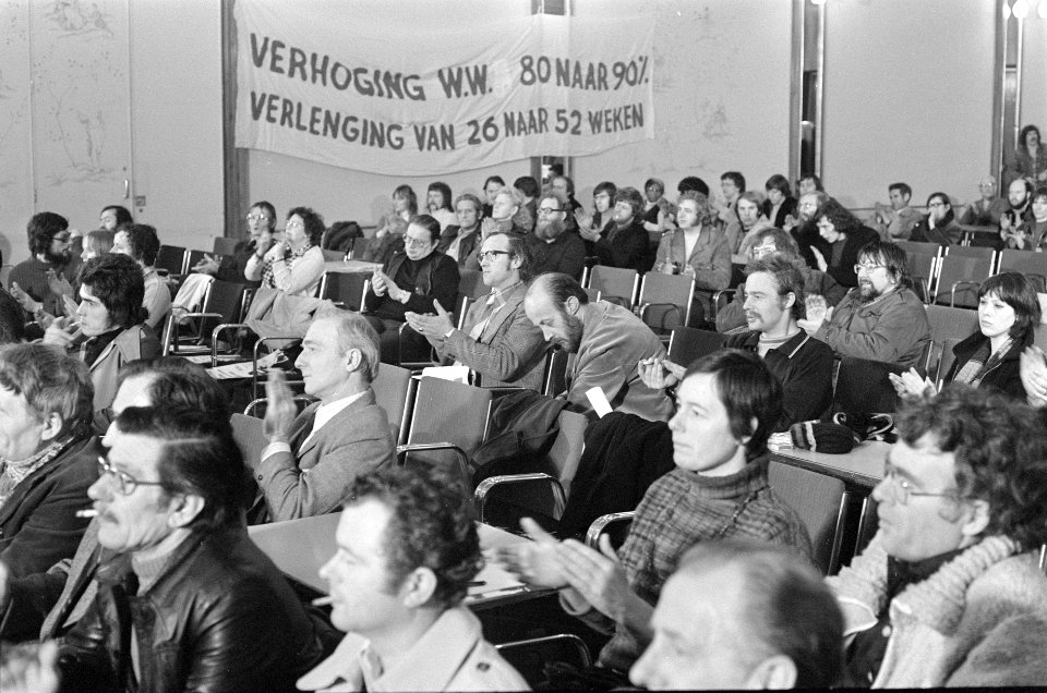 Amsterdamse Werklozencomite bijeen in Krasnapolsky overzicht vergadering en spa, Bestanddeelnr 927-7072