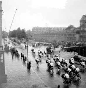 Amsterdamse Sportweek. Wielerwedstrijd. Kruideniers en slagers op Stadhouderskad, Bestanddeelnr 905-7565