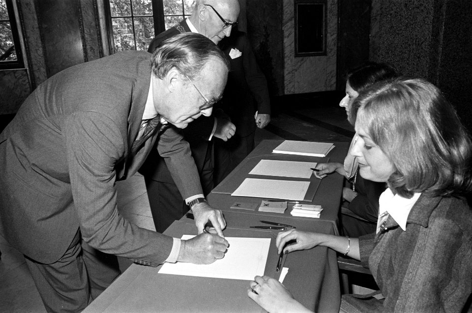 Amsterdamse Vereniging voor Effectenhandel bestaat honderd jaar, Prins Bernhard , Bestanddeelnr 928-5953