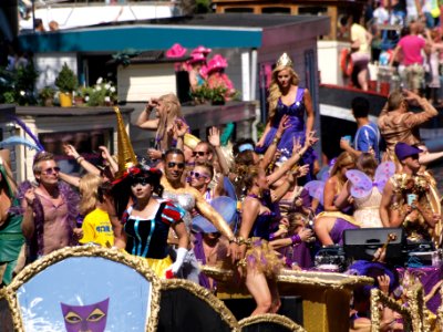 Amsterdam Gay Pride 2013 boat no37 Hot Spot Cafe pic3