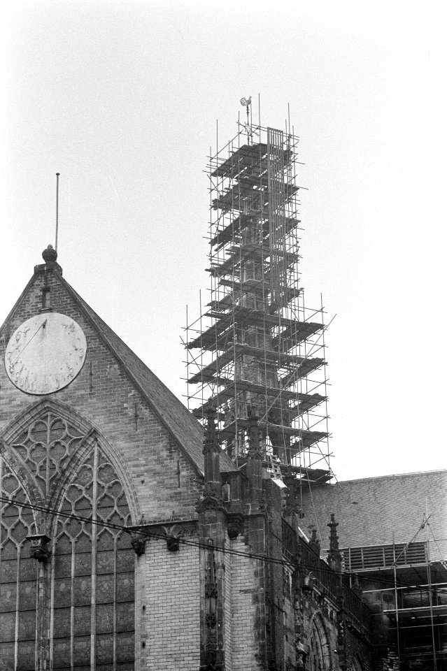 Amsterdamse toren in de steigers, Bestanddeelnr 911-2672