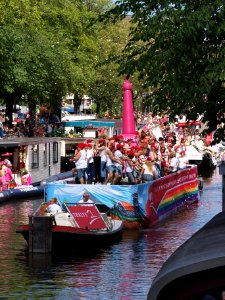 Amsterdam Gay Pride 2013 boat no27 Thalys pic2